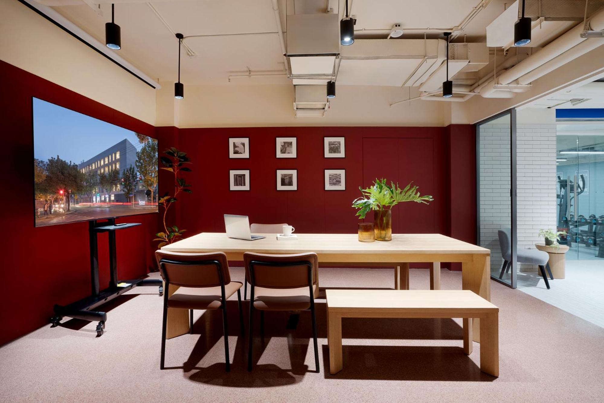 Base-Beijing Wangfujing Serviced Apartment- In Hutong &Bike Rental &Close To Forbidden City, Tian'Anmen Square &Subway Nearby &Free Coffee &Washing Machine,Kitchen &Restaurant Discount &English Speaking &High Speed Free Wifi מראה חיצוני תמונה The interior of the library