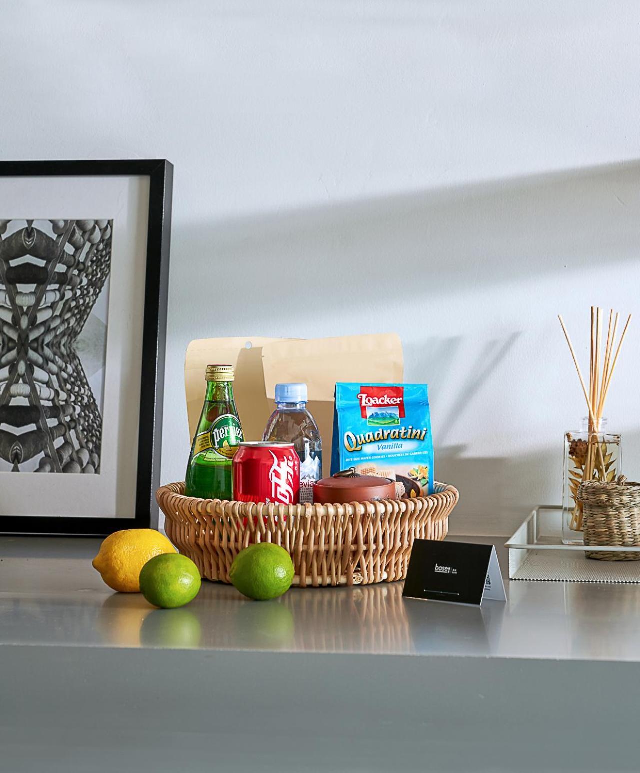 Base-Beijing Wangfujing Serviced Apartment- In Hutong &Bike Rental &Close To Forbidden City, Tian'Anmen Square &Subway Nearby &Free Coffee &Washing Machine,Kitchen &Restaurant Discount &English Speaking &High Speed Free Wifi מראה חיצוני תמונה